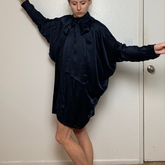 100% Silk long sleeve tie neck navy dress - Picture 7 of 7